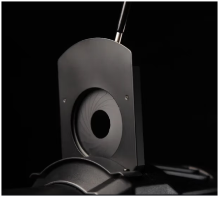 Aputure 18 leaf Iris