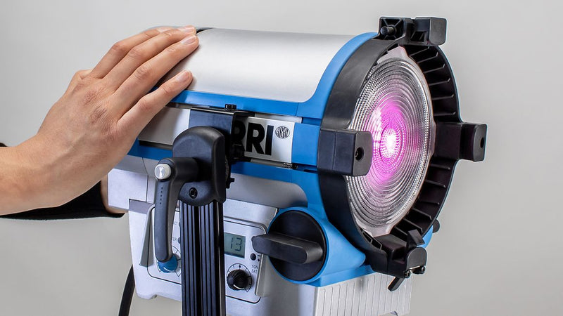 ARRI L5-C LED Fresnel Stand Mount Blue/Silver  3m switched Cable