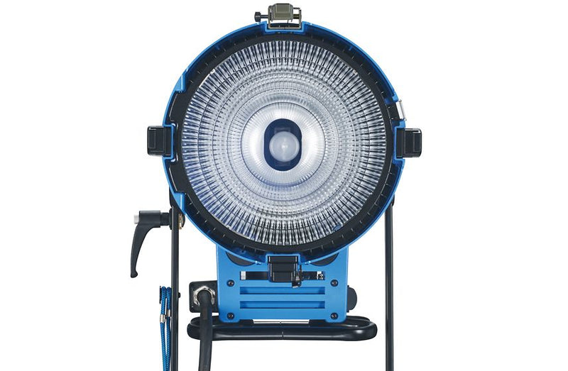 ARRI M18 System - Lamphead includes Head; 4 leaf barndoors; Spill ring; Header cable 7m,