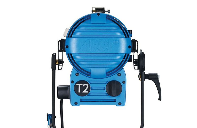 ARRI T2 Tungsten Fresnel Blu/Silver c/w 3m Cable, 4 Leaf Barndoor and filterframe